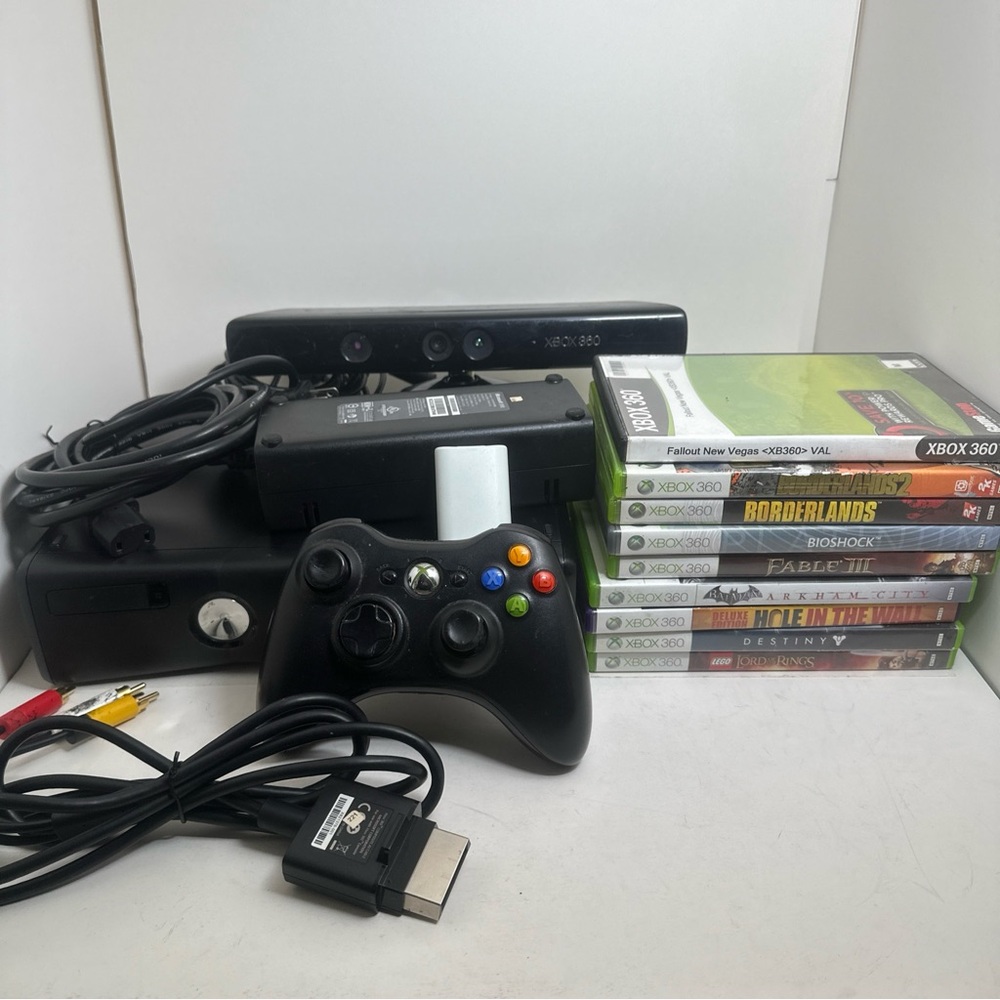 Xbox 360 Slim 250GB controller chargeable battery originalcables Kinect 9 games
